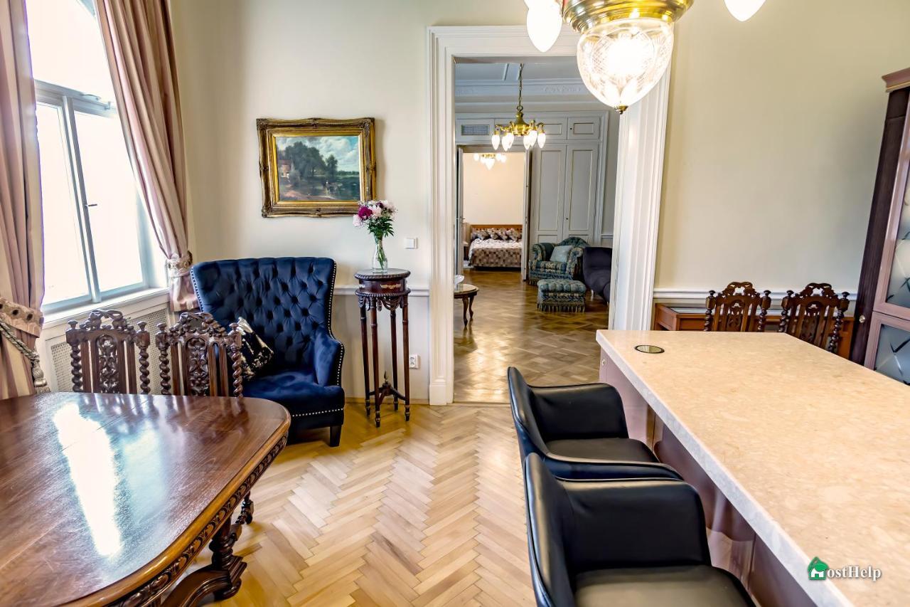 Villa With Hot-Tub, Terrace And Garden, Wenceslass Square Prague Exterior photo