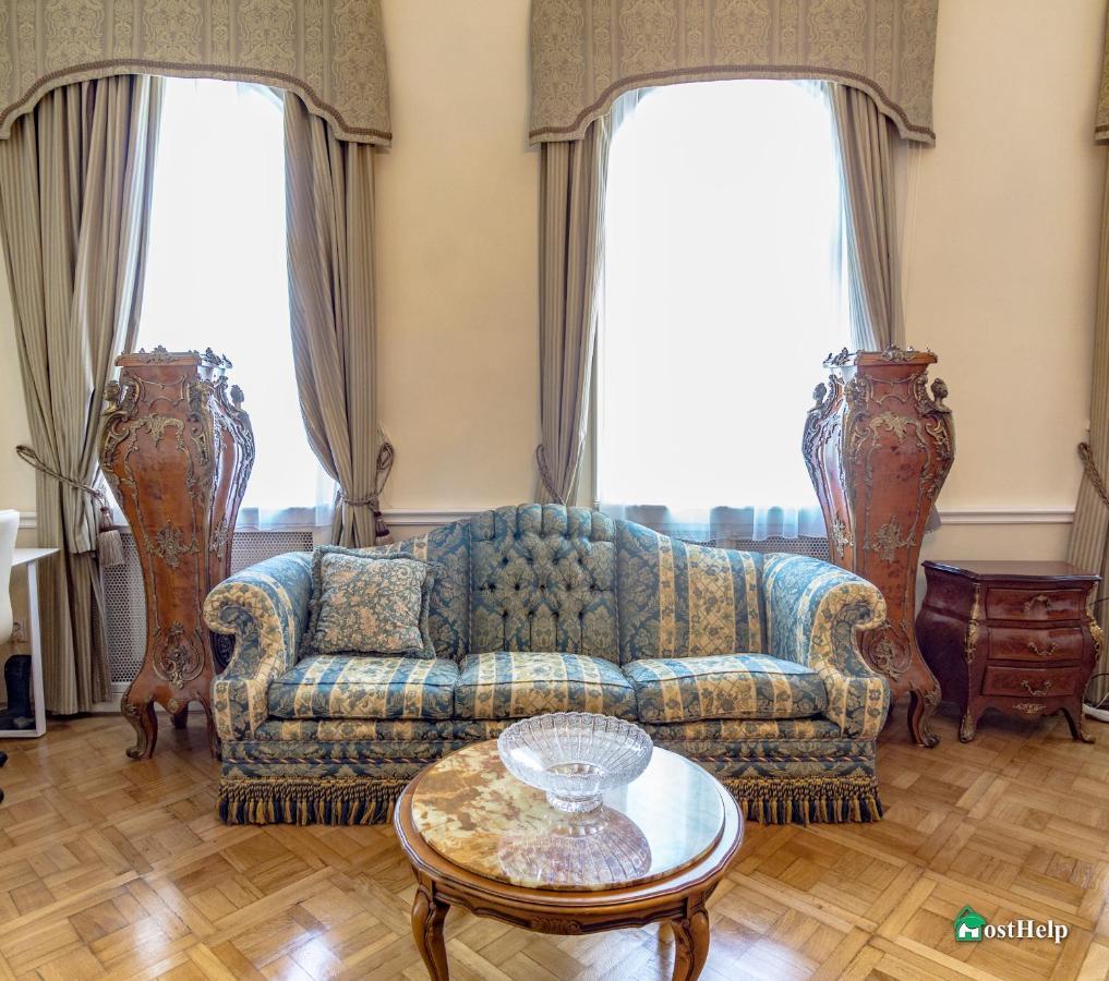 Villa With Hot-Tub, Terrace And Garden, Wenceslass Square Prague Exterior photo