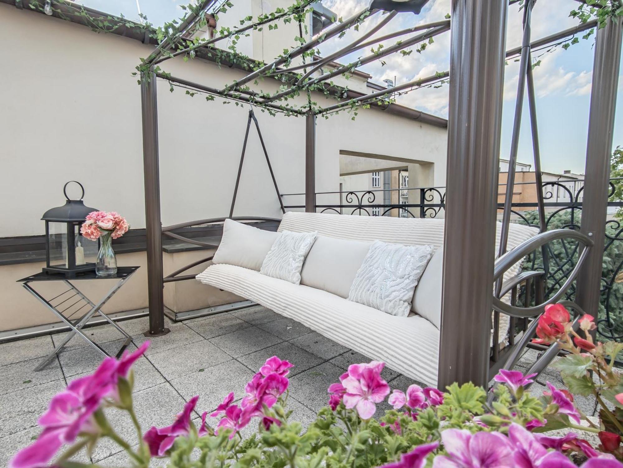 Villa With Hot-Tub, Terrace And Garden, Wenceslass Square Prague Exterior photo
